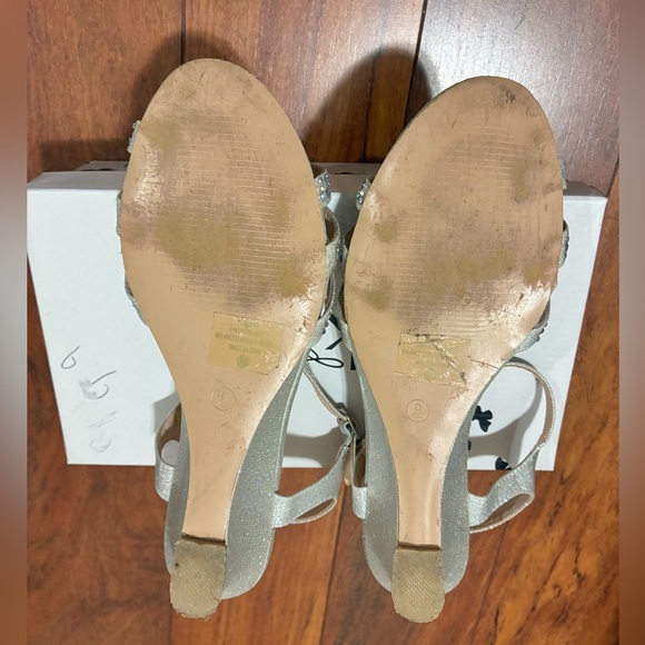 Glamorous Silver Rhinestone Sandals - Picture 6 of 6